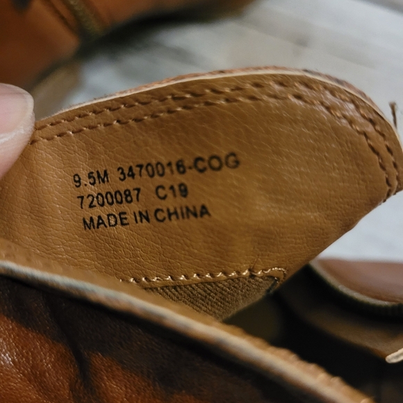 FRYE Judith Women's 9.5 cognac brown leather side zippers Ankle Boots booties - Picture 11 of 11